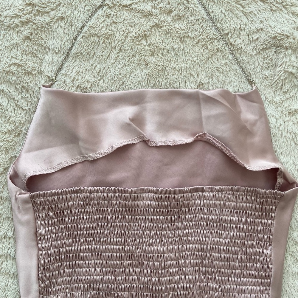 Hello! I am selling woman’s clothing, brand new!